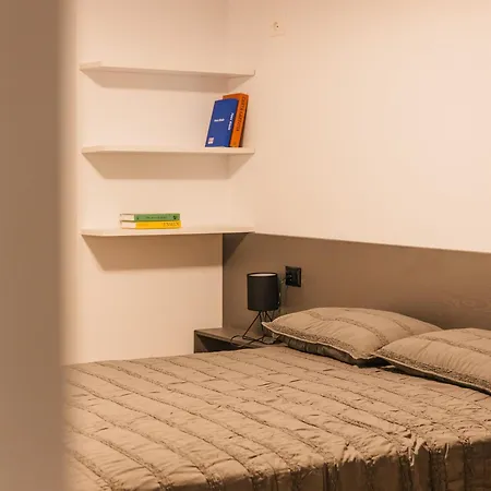 Lejlighed Modern Comfort In *